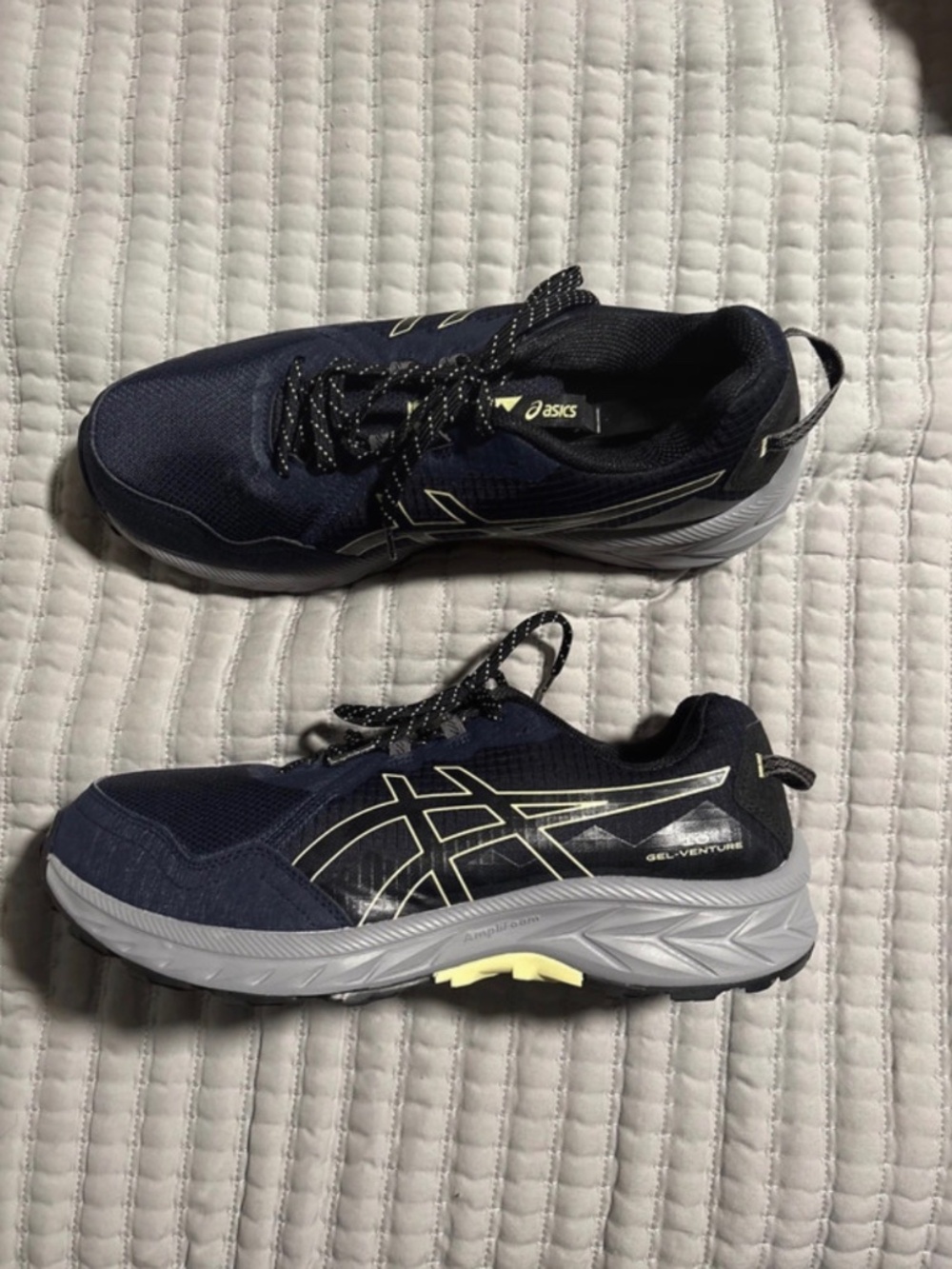Asics Gel Venture 10, size 11.5